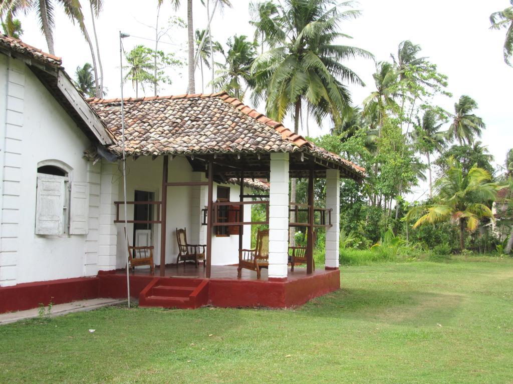 The Colonial Villa 미디가마 이스트 외부 사진