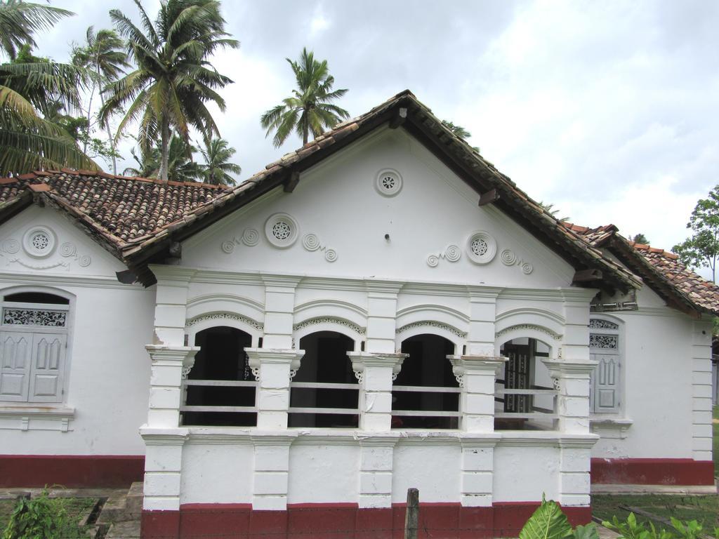 The Colonial Villa 미디가마 이스트 외부 사진